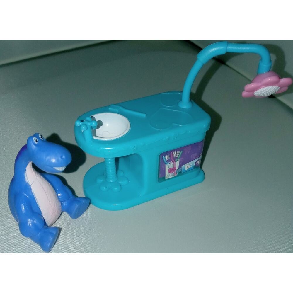 Disney Doc McStuffins  Play Counter Sink Dollhouse & PVC Stuffy Dragon